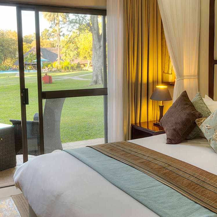 A Zambezi River Lodge 4   Azambezi River Lodge   4 Room R1hx Cover 